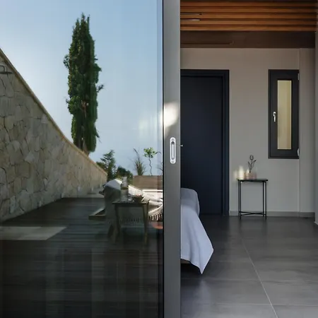 Villa Petroto Sea View *