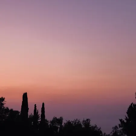Villa Petroto Sea View *